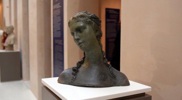 Antonio Carlini, "Busto di fanciulla (Ingenuità)