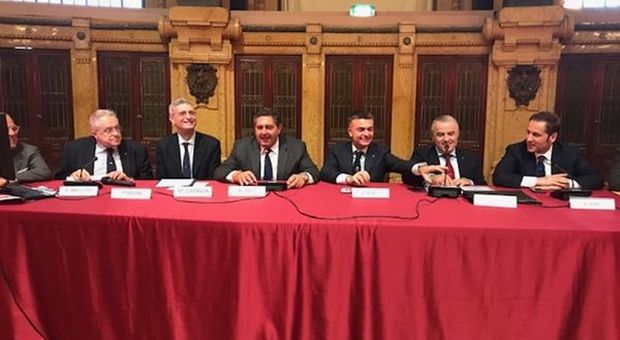 Genova, intesa Alitalia-Regione-Camera Commercio per voli a prezzi bassi dedicati a clienti business