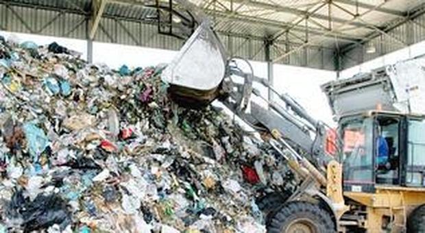 Allarme miasmi, la Gesco chiude Sardone: «Evacuare rifiuti presenti»