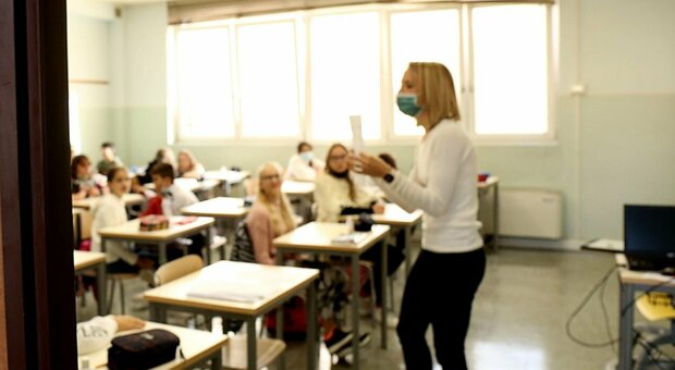 Chiedono che il figlio non indossi la mascherina a scuola (foto di archivio)