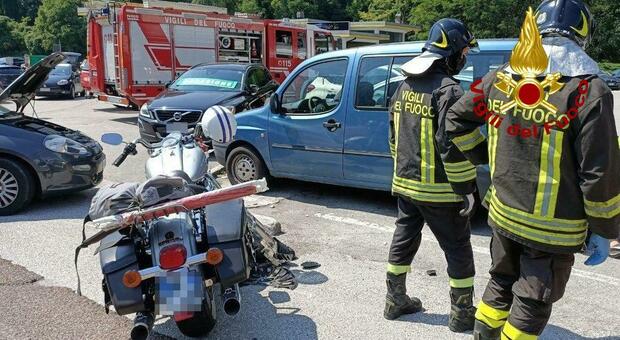 Incidente in moto sull'Alemagna all'altezza di Faè: due persone feriti