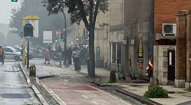 Roma, esplosione a Prati: distrutta una pizzeria in via Colonna