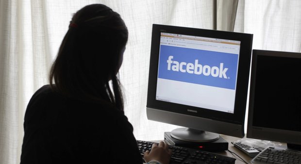 Facebook, il passo falso: chiede agli utenti se è ok adescare i minorenni