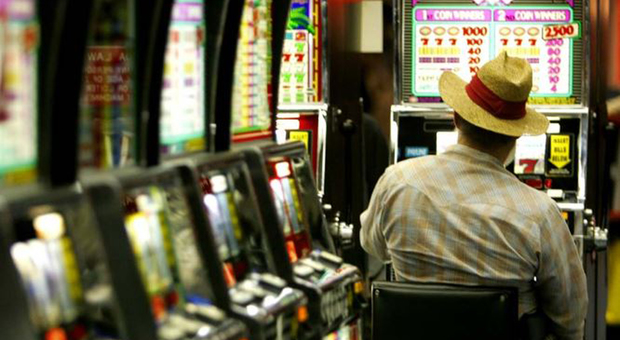 Il Comune darà incentivi economici agli esercizi commerciali che non installeranno nuovi dispositivi per il gioco d'azzardo