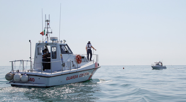 Venezia, cadono in mare dal traghetto e annegano: morte due donne