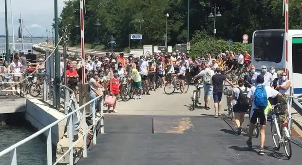 L'assalto delle biciclette tra Pellestrina e Chioggia