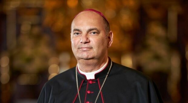 Overdose viagra nell'orgia gay a casa di un prete polacco: si dimette il vescovo Grzegorz Kaszak