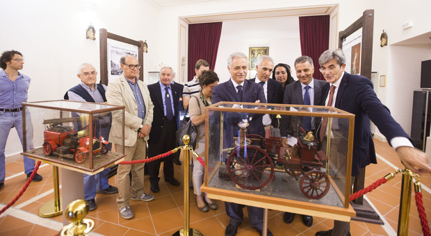Napoli, la festa dei Vigili del Fuoco: apre al pubblico il museo con la storia dei pomperi