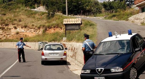 Banditi in fuga di notte sull'auto rubata: rocambolesco inseguimento a Giffoni