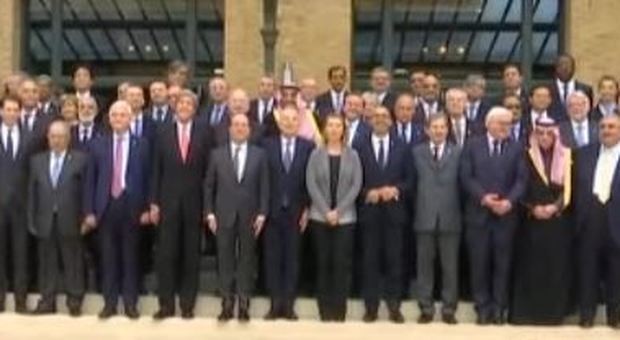 Parigi, 70 leader del mondo chiedono due stati: ma Israele e Palestina non sono al tavolo