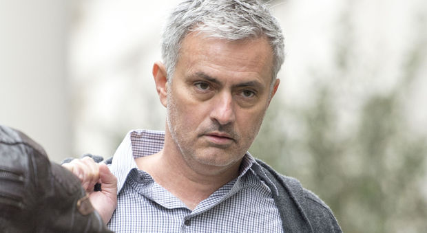 Mourinho al Manchester guadagnerà la metà. Ma resta tra i 3 allenatori più pagati al mondo