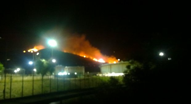 Gaeta, impressionante incendio a Monte Ercole: in fumo ettari di bosco