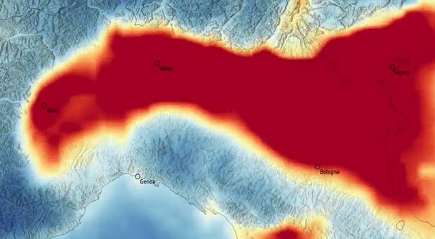 L'impressionante immagine satellitare della cappa di smog sulla pianura Padana