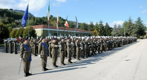 Reggimento Piceno, giuramento dei 409 volontari (160 sono donne) con la Banda dell'esercito (Foto d'archivio)