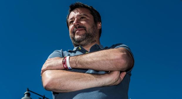 Matteo Salvini, nostalgico: «Nel calcio meglio tornare ad avere solo tre stranieri» Poi attacca Fabio Fazio: «Se si dimezza lo stipendio vado da lui a piedi»