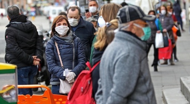 Coronavirus a Napoli, l'agonia del commercio: e il divieto al cibo da asporto aggrava la crisi