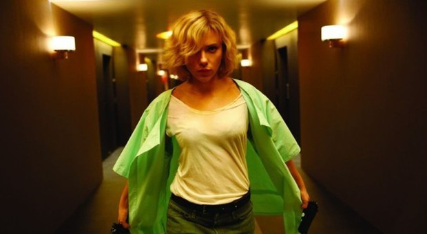 Scarlett Johansson in una scena di