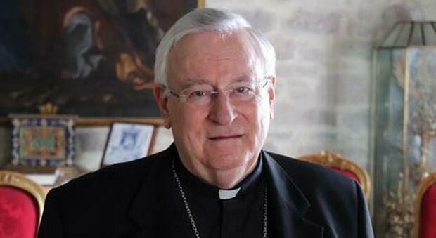 Il cardinale Bassetti dopo 10 giorni torna negativo al tampone: «Vaccinatevi»
