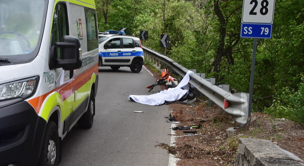 Terni, Marco morì nello scontro tra la sua moto e un'auto: la conducente a processo per omicidio stradale