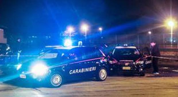 Calci e pugni a due carabinieri in servizio a Ciampino: i cittadini li aiutano nell'inseguimento