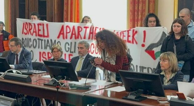L'università di Torino blocca il bando di ricerca con Israele. Il rettore: «Non è antisemitismo». Meloni: «Preoccupante»