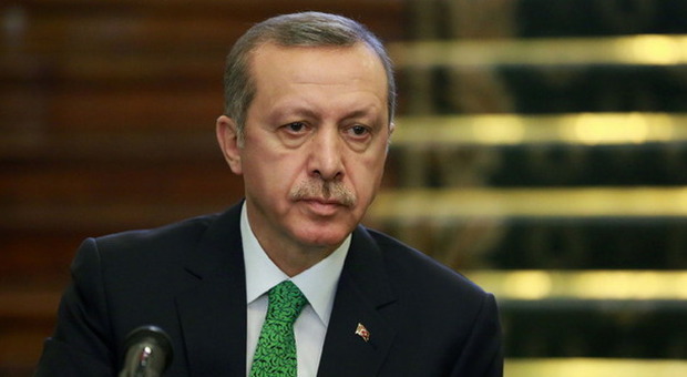 Turchia, Erdogan blocca Twitter. Rischia anche YouTube: Google si rifiuta di oscurare i video dello scandalo