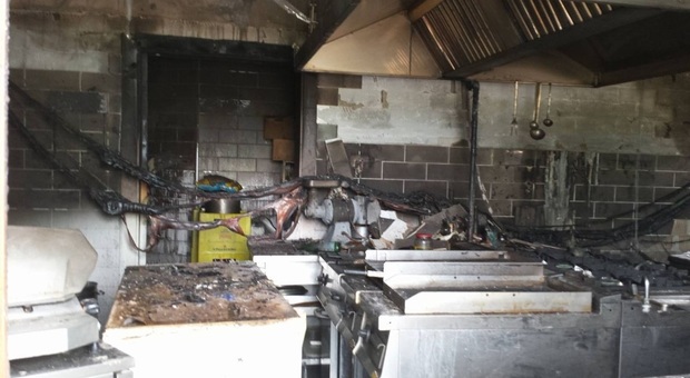 Esplosione al pub: proprietario ustionato ma a processo per incendio e truffa all'assicurazione