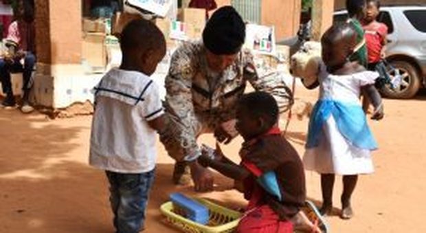 L'Esercito Italiano e il Vallo di Diano in aiuto dei bambini del Niger