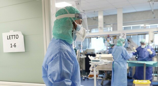 Brescia, allarme contagi: terapie intensive ospedali piene al 90%