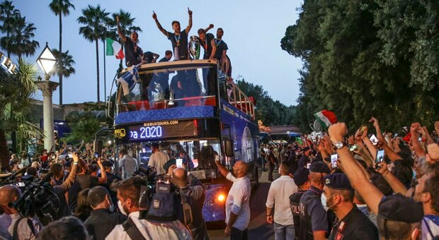 Nazionale, l'Europa ci celebra: tutti pazzi per l'Italia
