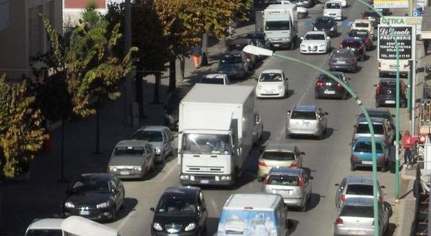 Lungomare chiuso e traffico in tilt, proteste a Roseto. «Si tratta di una scelta irresponsabile»