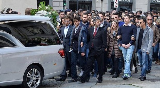 Tunisia, a Torino addio a due delle vittime italiane. L'arcivescovo: la violenza non vincerà