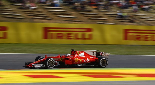 Gp Spagna, pole a Hamilton, seconda la Ferrari di Vettel e quarta la Rossa di Raikkonen.