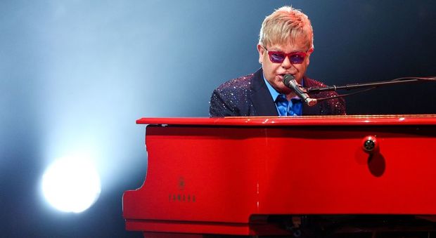 Elton John, doppia data italiana per il tour di addio: il 29 e 30 maggio 2019 all'Arena di Verona