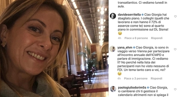 Giorgia Meloni, selfie e gaffe: «Tutti a casa i moralizzatori grillini?». La replica: «Sbagli piano»
