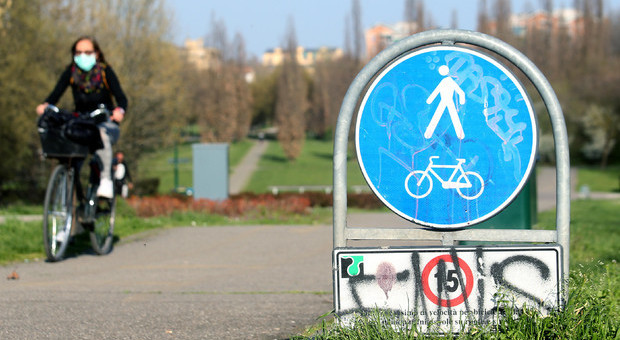 Bonus bicicletta e monopattino, 500 euro di sconto: come fare per chiederlo e chi può farlo