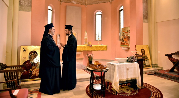 «Quel prete non può celebrare. La chiesa dell'ex ospedale è dell'Arcidiocesi ortodossa»