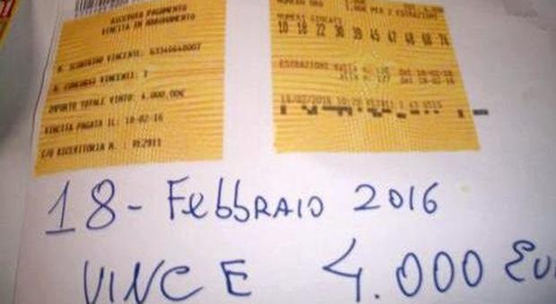 Gioca al Lotto i numeri del padre e la sorella morti e vince 4mila euro: "Meglio di niente"