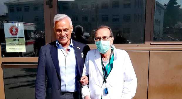 Michele Caporossi direttore generale di Ospedali Riuniti con il dottor Aldo Salvi dirigente della Sod di Pronto Soccorso e Medicina d urgenza