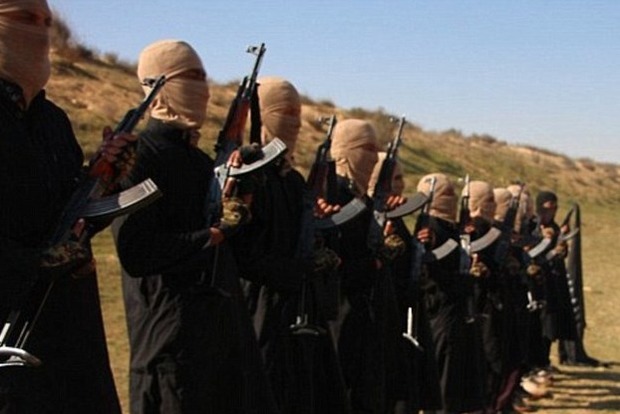 Isis, allarme dalla Gran Bretagna: «Temiamo attacchi enormi e spettacolari contro l'Occidente»