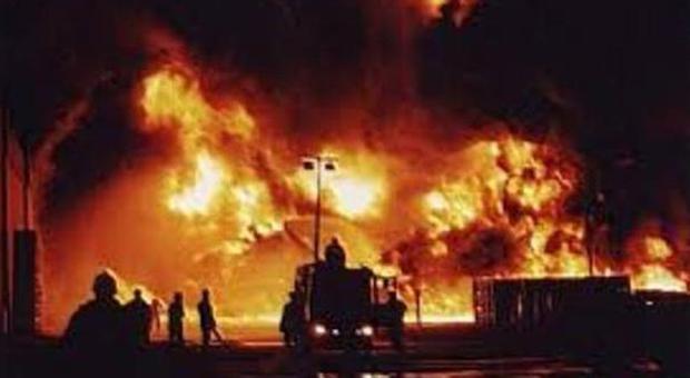 Ancona, attentato al negozio di kebab: incendiate le vetrine