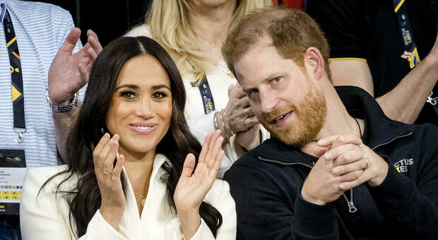 Harry e Meghan non parleranno più della Royal Family: «Non c'è più niente da dire». Ma il vero motivo potrebbe essere un altro