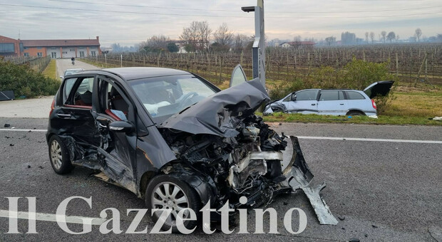 Schianto fra tre vetture sulla Treviso Mare: otto feriti e traffico in tilt tra Roncade e Silea