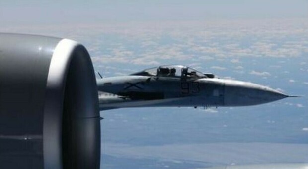 Jet russo si scontra con un drone Usa sopra il Mar Nero: sale la tensione