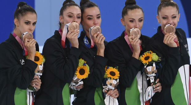 Le Farfalle conquistano il bronzo nella ginnastica ritmica. Per l'Italia è la medaglia numero 40. Chi sono le ginnaste azzurre