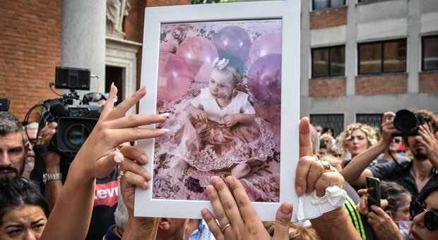 La piccola Diana morta di stenti: la difesa chiede l'incidente probatorio sul biberon