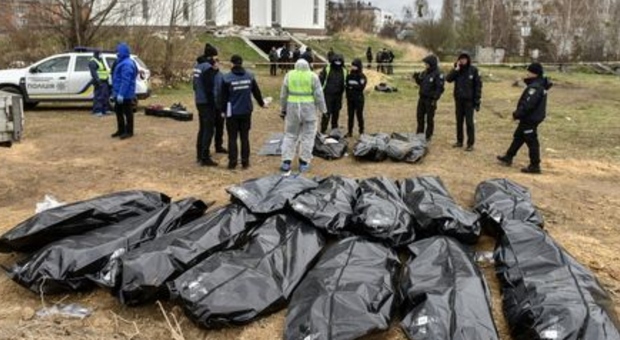 Ucraina, la polizia: «Trovati 420 cadaveri di civili a Bucha»