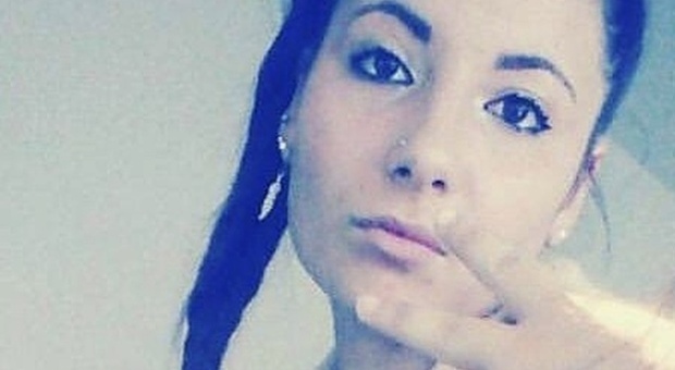 Melania Grazioli, ventenne scomparsa da Portici. L’appello del papà editore: «Aiutatemi a trovare mia figlia»