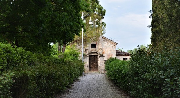La piccola chiesa di Sant'Andrea a Chiarmacis di Rivignano Teor