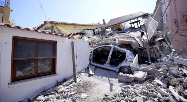 Terremoto a Casamicciola, due scosse nella notte: «E ora come possiamo restare a casa?»